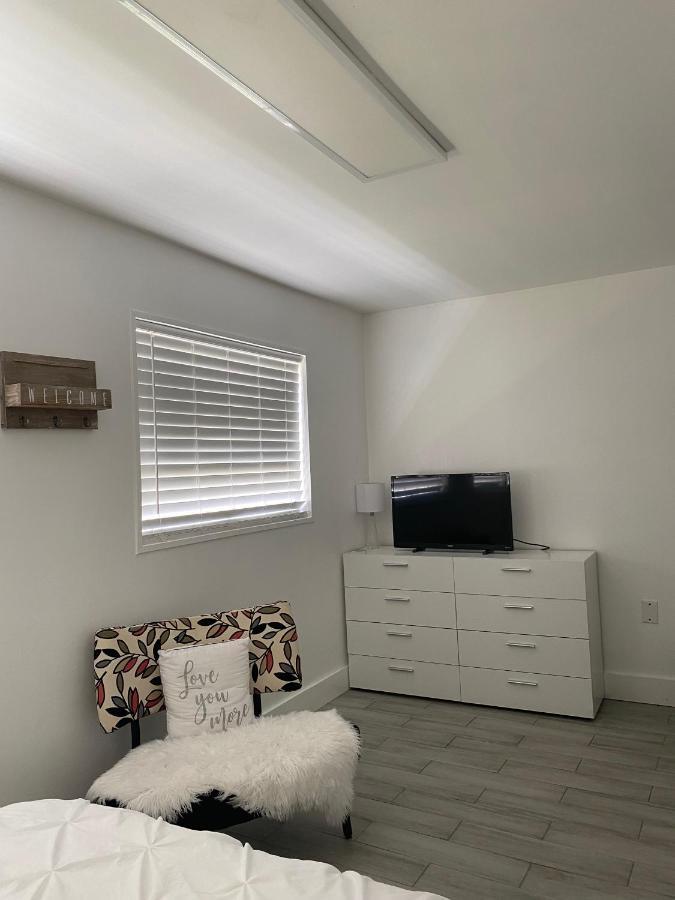 Modern & New,Excellent Location Miami Appartement Buitenkant foto