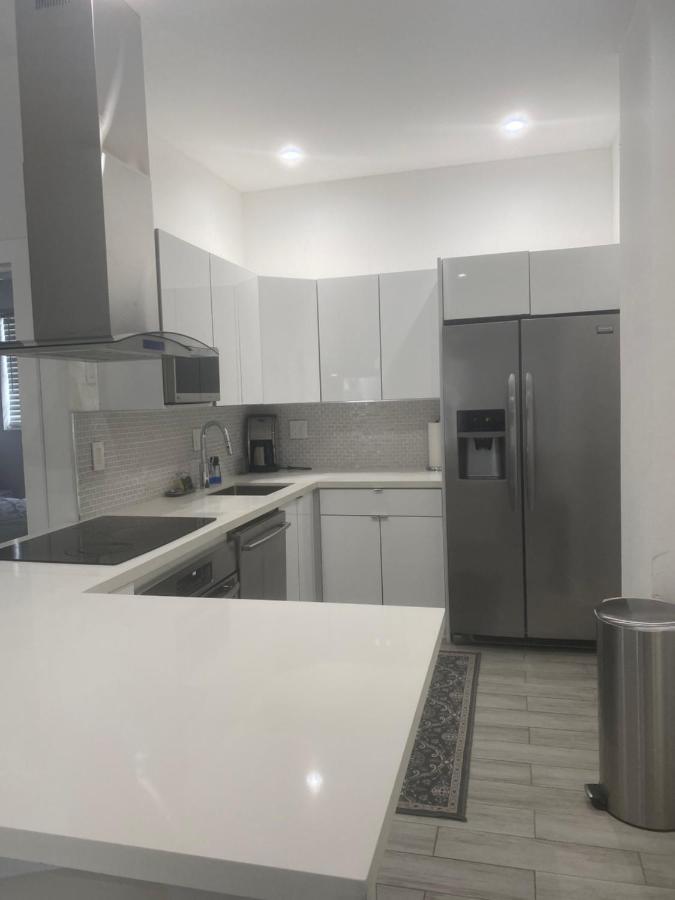 Modern & New,Excellent Location Miami Appartement Buitenkant foto