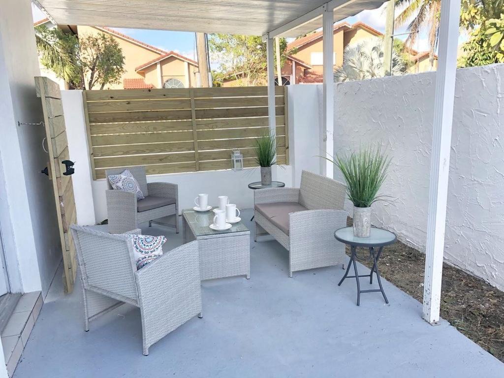 Modern & New,Excellent Location Miami Appartement Buitenkant foto